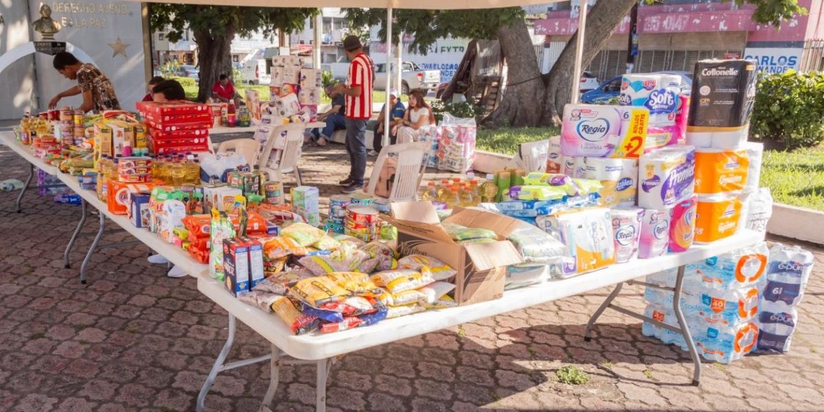 Maderenses aportan productos para familias del Estado de Guerrero