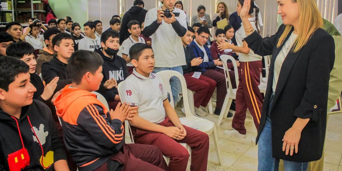 Ana Cristina refuerza acciones a favor de los jóvenes