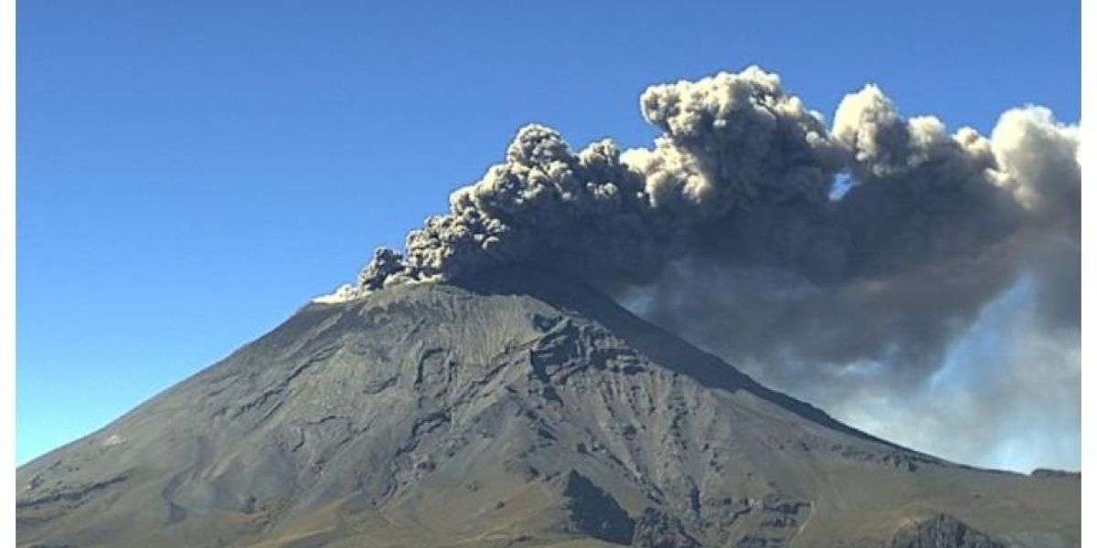 Advierten a turistas no acercarse al cráter del Popocatépetl