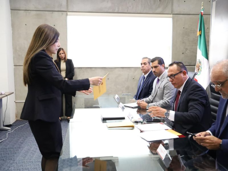 Notarios de Tamaulipas deberán portar credencial oficial obligatoria