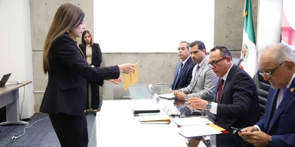 Notarios de Tamaulipas deberán portar credencial oficial obligatoria