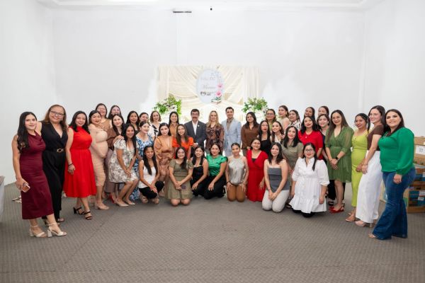 Festejan a maestros de Familia UAT
