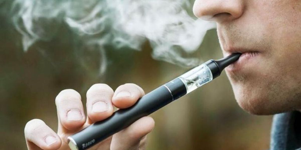 Confirma Reino Unido; prohibirá ‘vapes’ y cigarrillos electrónicos