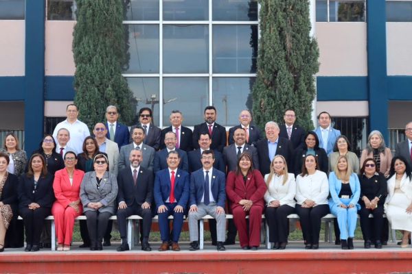 Evalúa rector avances de la UAT al cierre del ciclo escolar