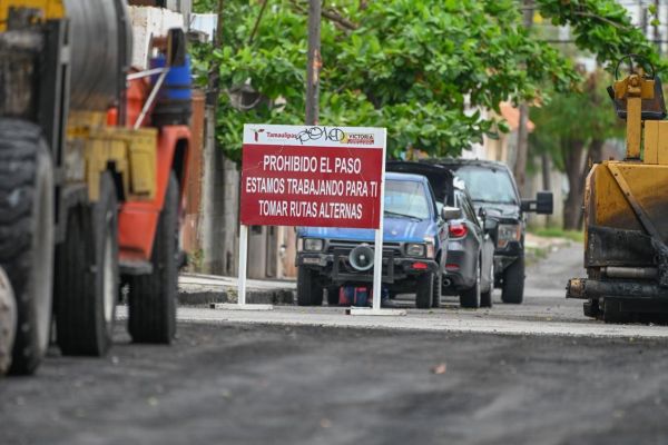 Evalúa alcalde avances en pavimentación