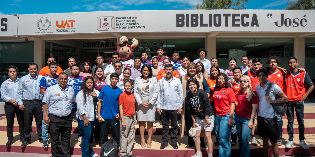 Entrega rector equipamiento en la Facultad de Ciencias de la Educación y Humanidades