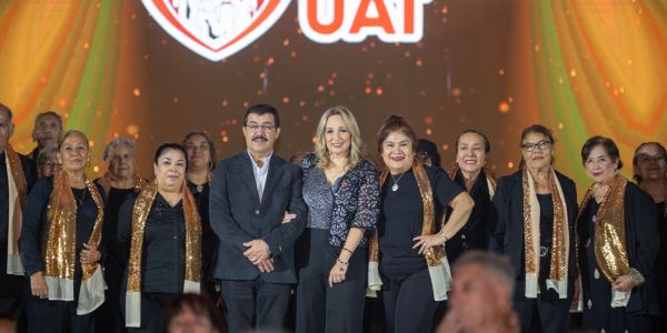 Celebran Gala de Navidad Familia UAT 2025