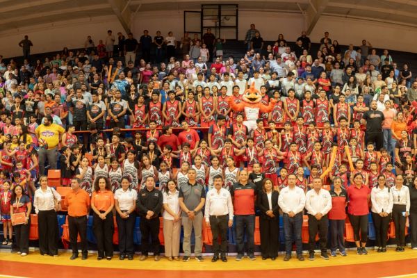El rector Dámaso Anaya consolida el éxito de la primera Copa UAT de Básquetbol