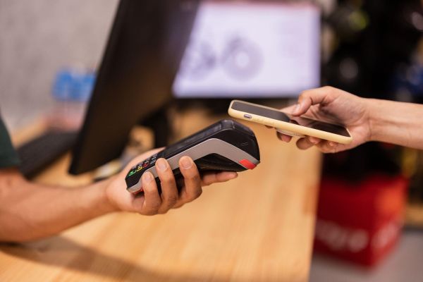 Cómo elegir un kit punto de venta para negocio