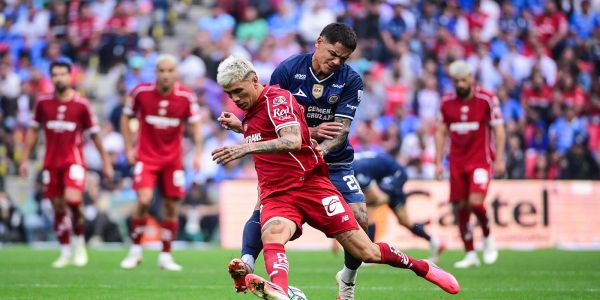 Cruz Azul rescata el 3-3 ante Toluca en tiempo de compensación