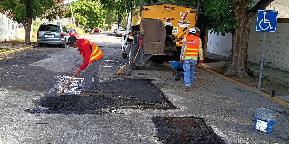 Plan emergente de bacheo avanza y no se detiene: Lalo Gattás