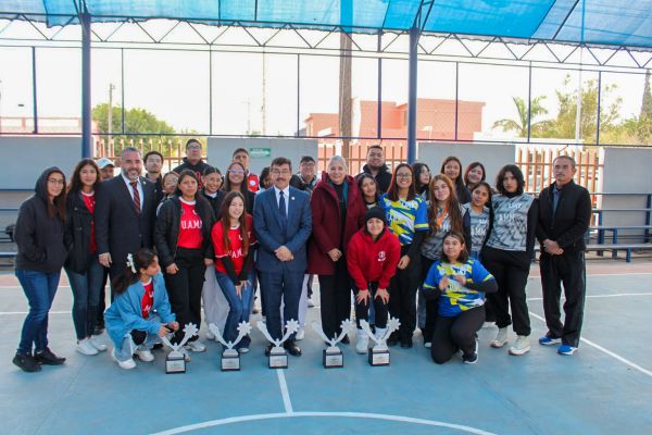 Rector de la UAT sostiene encuentro con estudiantes de la UAM Matamoros