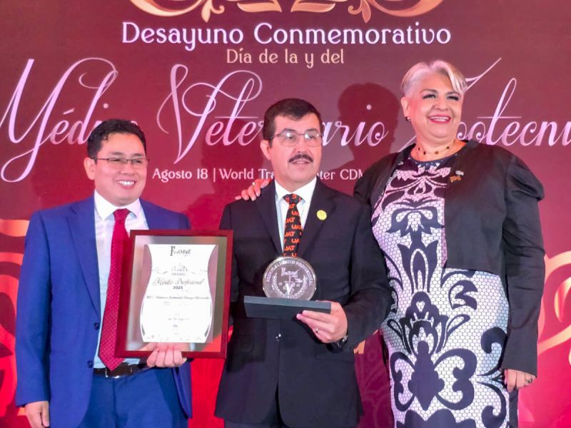 Recibe Dámaso Anaya Premio Nacional al Mérito Profesional 2025