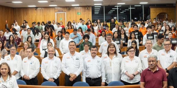 Reconoce la UAT excelencia académica con la entrega de más de 600 becas y estímulos educativos