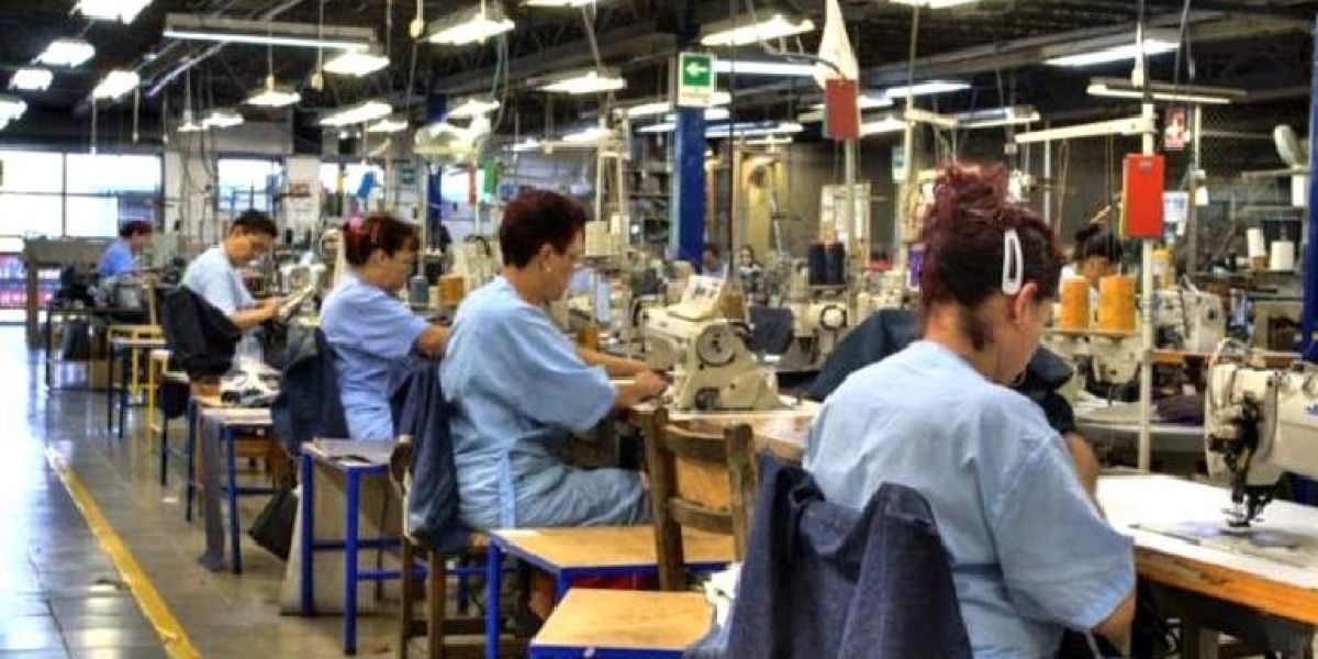 Aprueban “Ley Silla”, trabajadores podrán sentarse