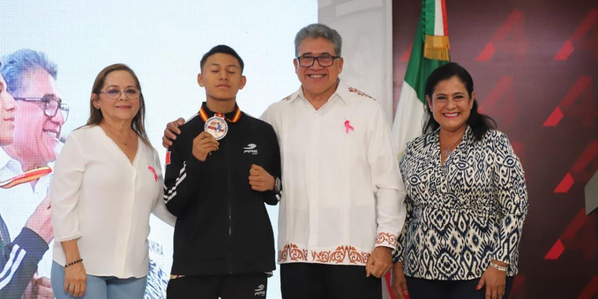 Reconoce Armando Martínez a boxeador altamirense ganador de medalla en España