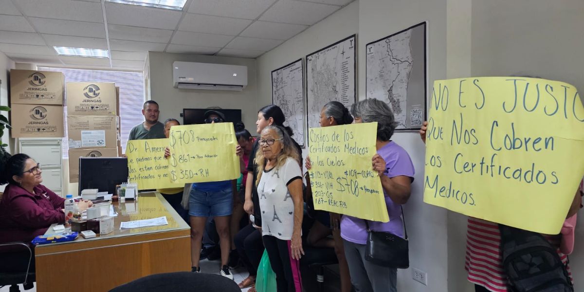 Protestan por cobros en certificados médicos de la Jurisdicción Sanitaria No. 1