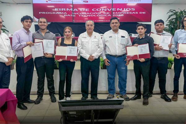 Becan a estudiantes de la UAT para el desarrollo de proyectos de base tecnológica
