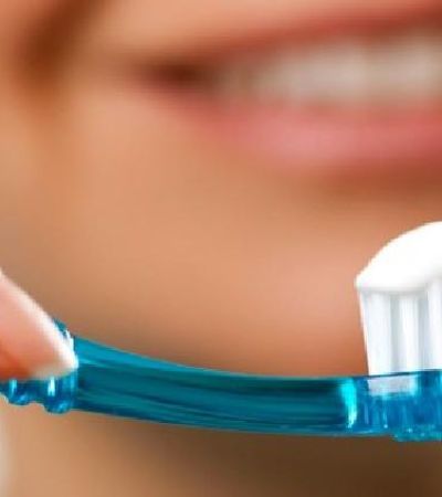 Estos hábitos debes cambiar para evitar bacterias en tus dientes