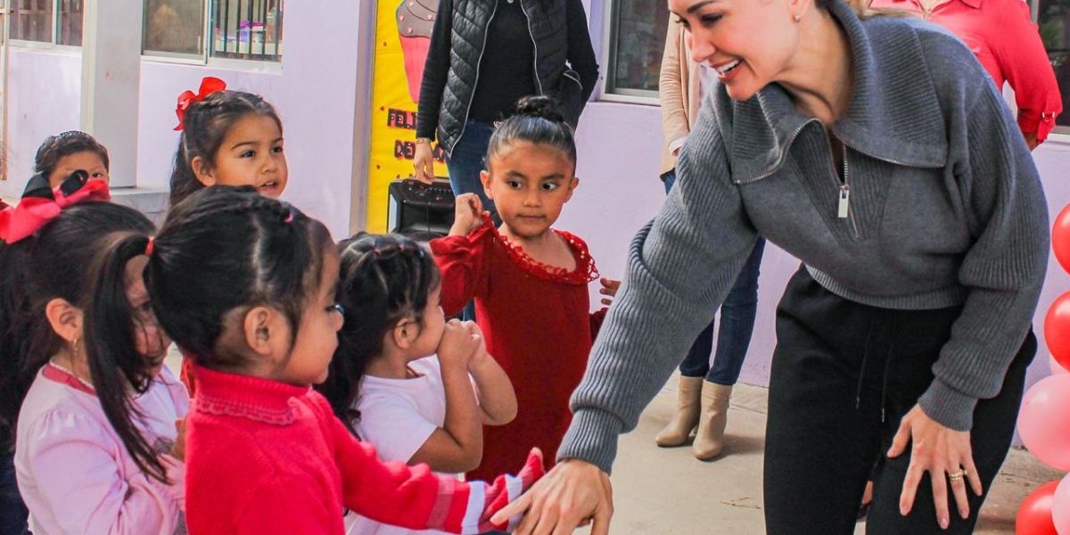 Festeja Ana Cristina el Día del Amor y la Amistad con niñas y niños CAIC