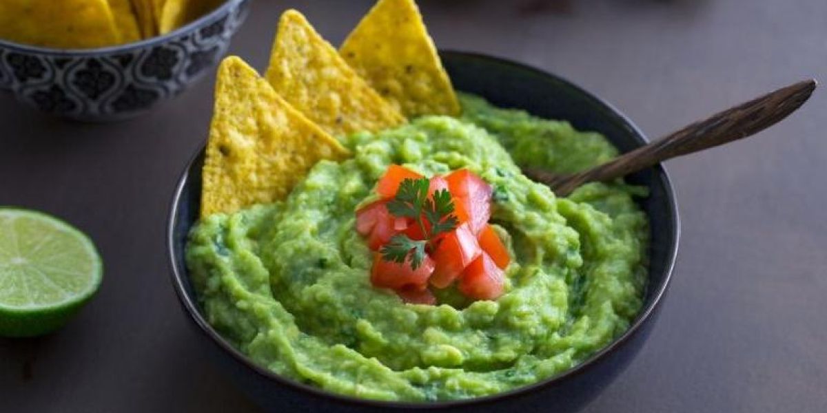 Beneficios de comer guacamole en pequeñas porciones