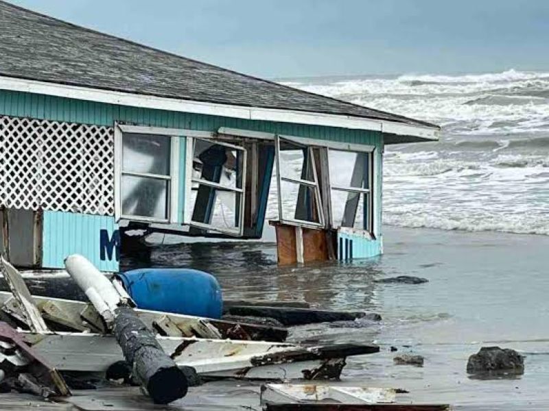 Piden demoler construcciones irregulares en Playa Bagdad