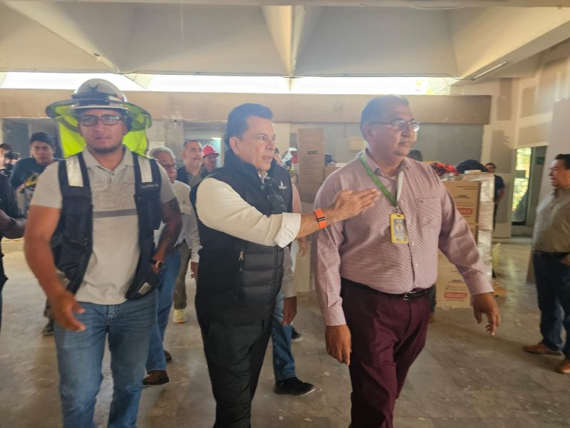 Supervisa Gattás la remodelación de la Central de Autobuses; la obra registra un avance del 50%