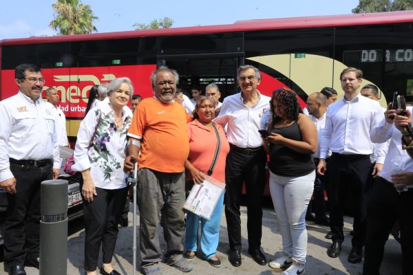 Reconoce el gobernador Américo Villarreal estándares de excelencia de la UAT