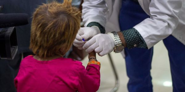 Brote de VIH: 78 niños dan positivo en hospital público de Pakistán; investigan posible uso de agujas contaminadas