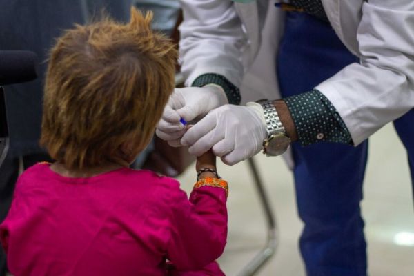 Brote de VIH: 78 niños dan positivo en hospital público de Pakistán; investigan posible uso de agujas contaminadas