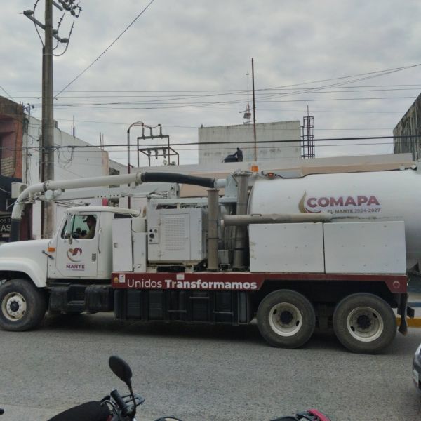 Preocupa reparto de agua en camión de desazolve en El Mante