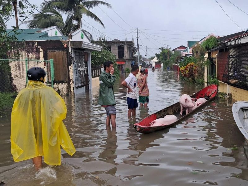 Filipinas evacúa a más de un millón por el paso del supertifón Fung-wong