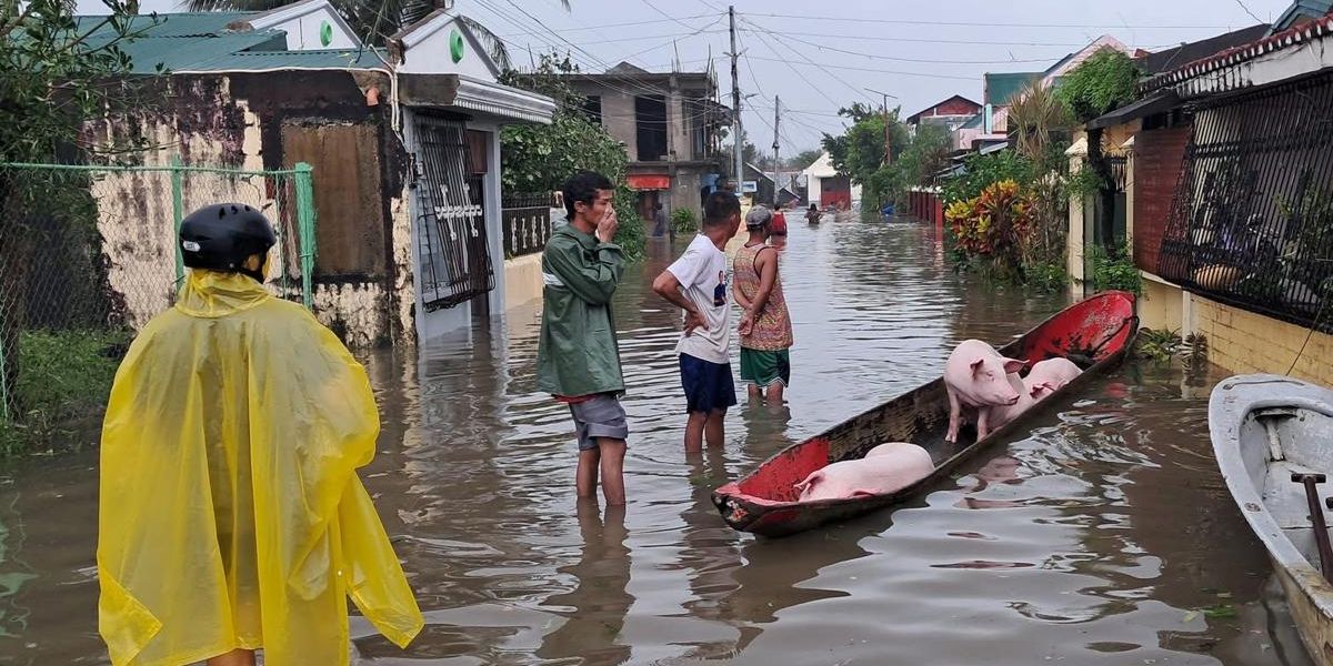 Filipinas evacúa a más de un millón por el paso del supertifón Fung-wong