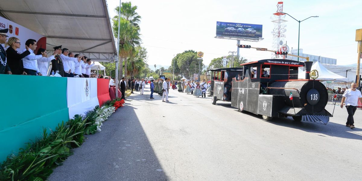 Encabeza Américo Villarreal desfile por el 114 Aniversario del Inicio de la Revolución Mexicana