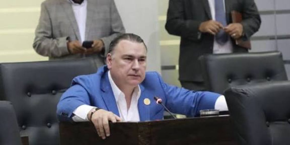 Reforma electoral amenaza la democracia y pone en riesgo al INE, advierte Diputado