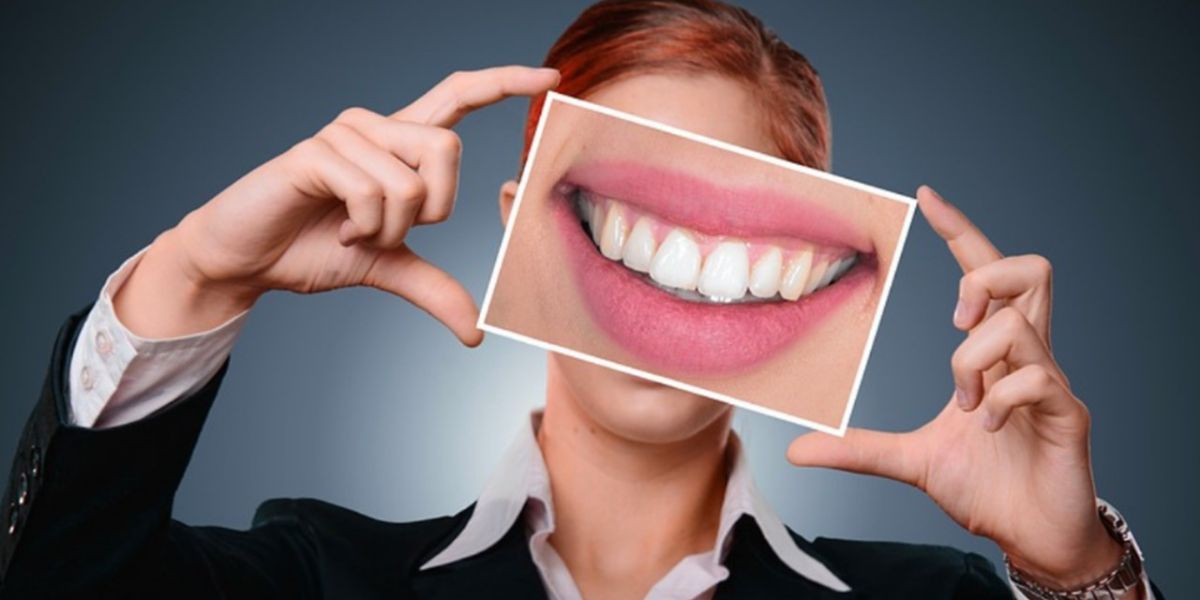 2 hábitos que dañan tus dientes de manera silenciosa