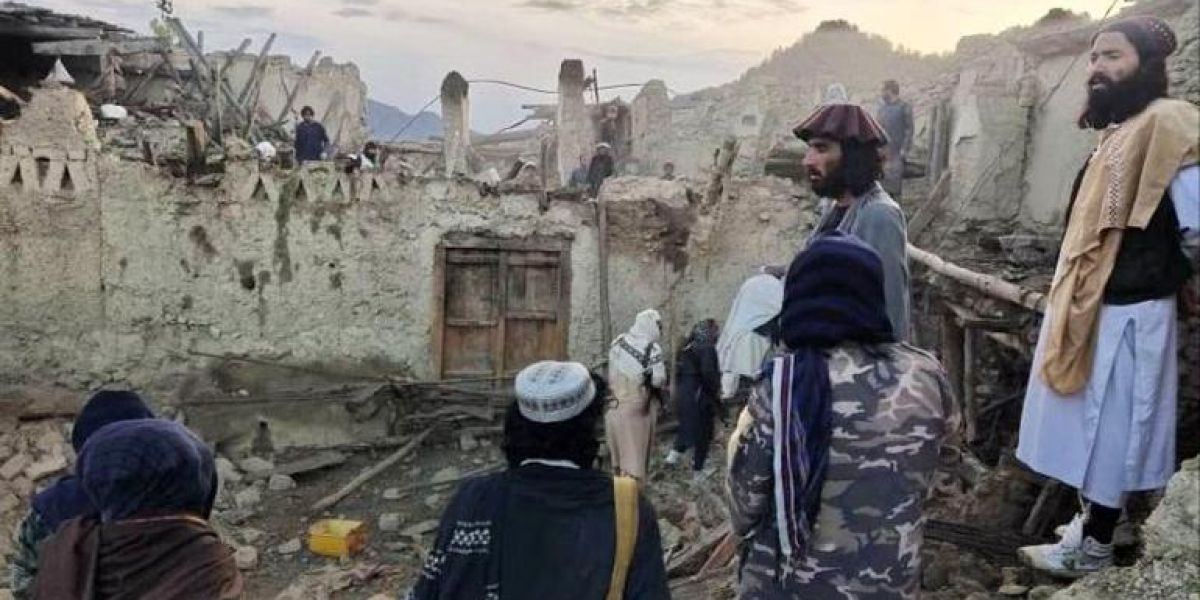 Catastrófico terremoto en Afganistán deja más de mil decesos