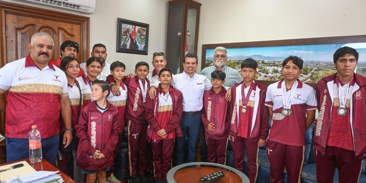 Recibe alcalde de Victoria a medallistas de plata y bronce