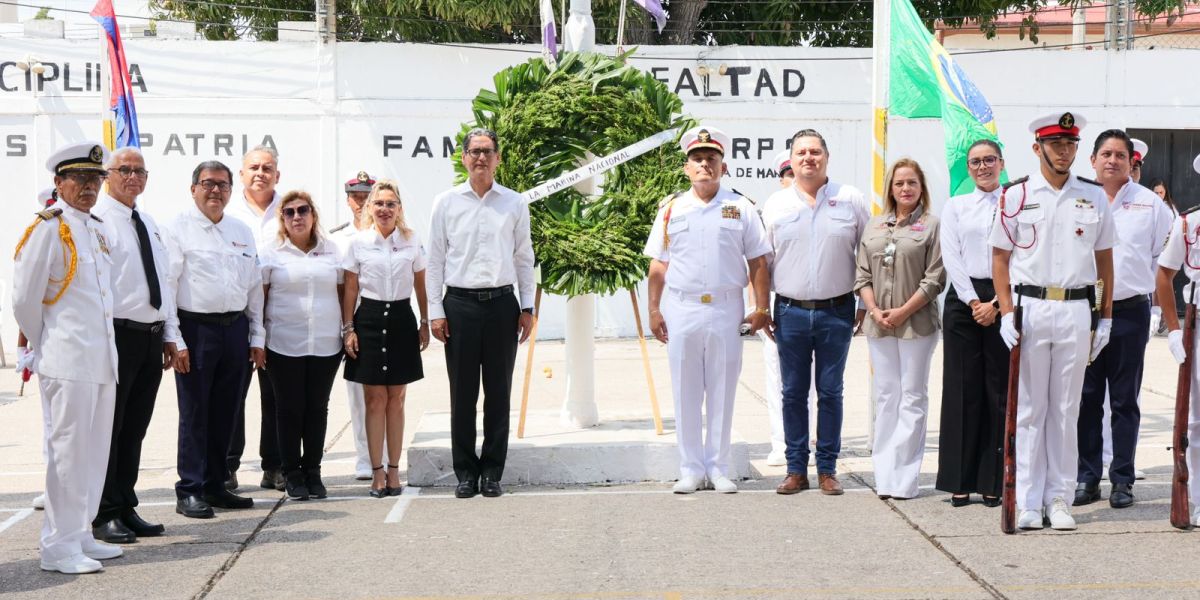 Reconoce Erasmo a jóvenes de la Academia Militarizada Doenitz