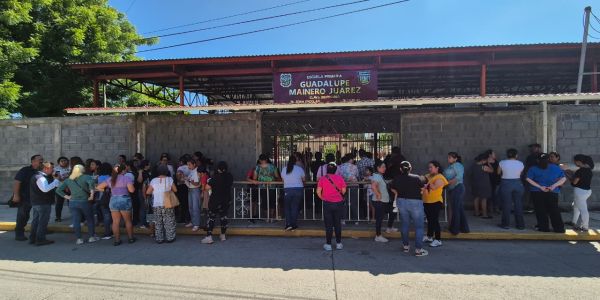 Preocupa la inseguridad en la primaria ‘Guadalupe Mainero’: padres amenazan con cerrar el plantel