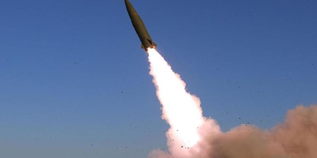 Irán envió 400 misiles balísticos a Rusia