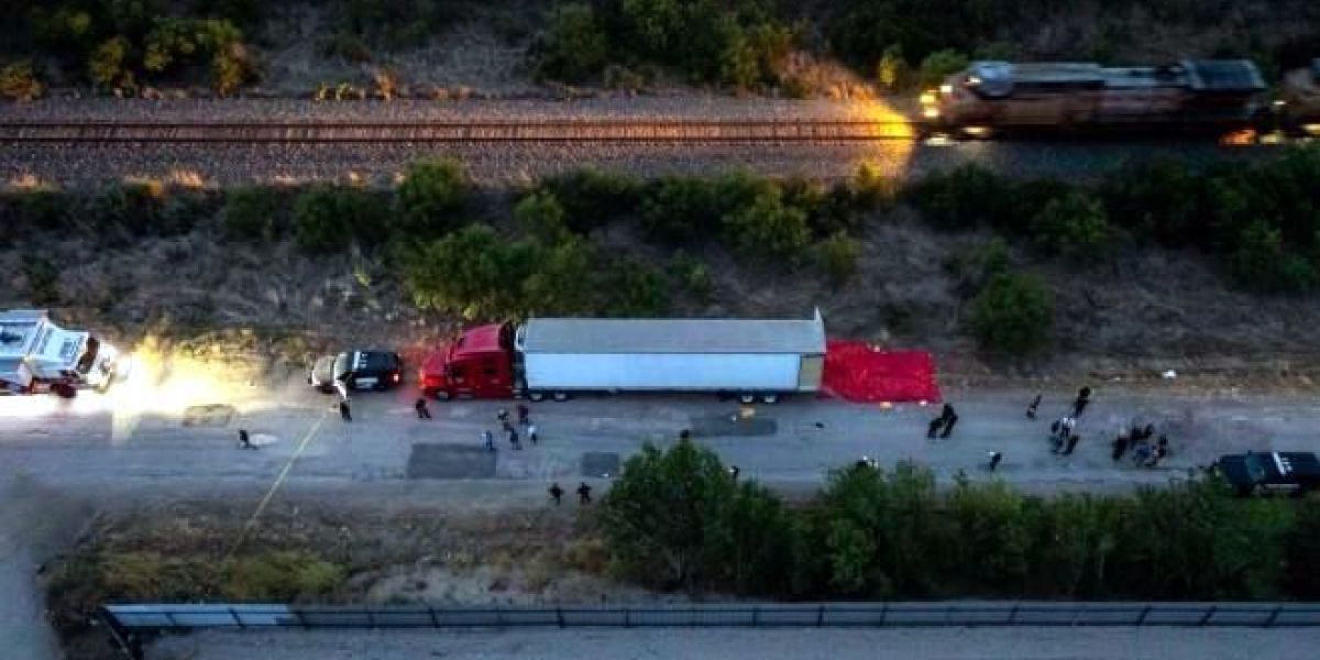Acusan a dos mexicanos por muerte de 51 migrantes en Texas