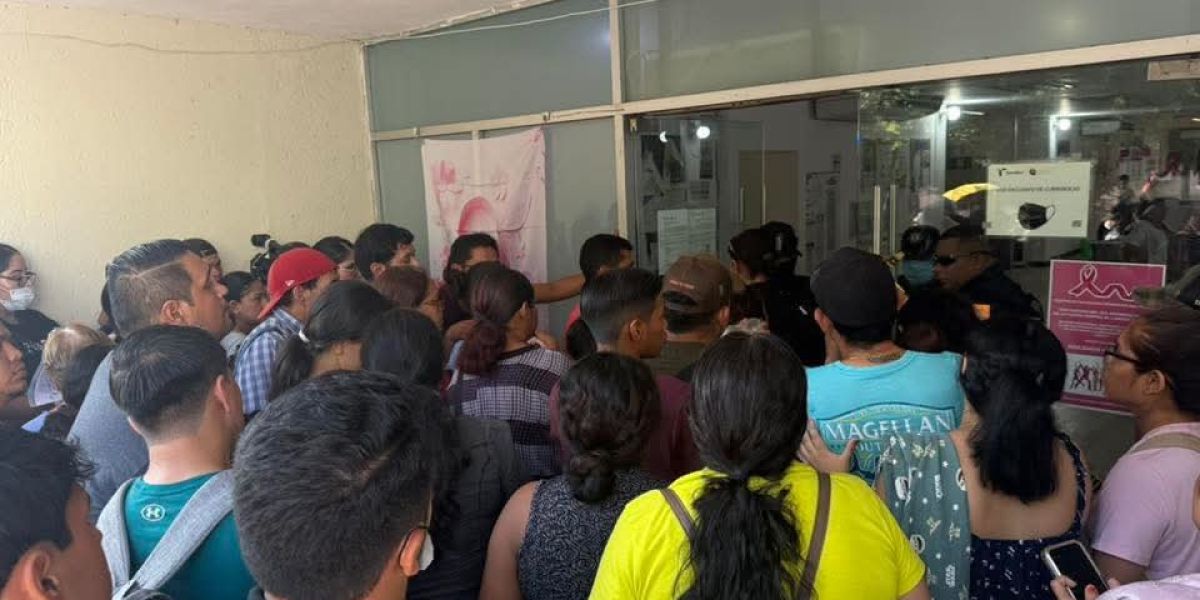 Caos en Centro de Salud de Tampico por falta de vacuna