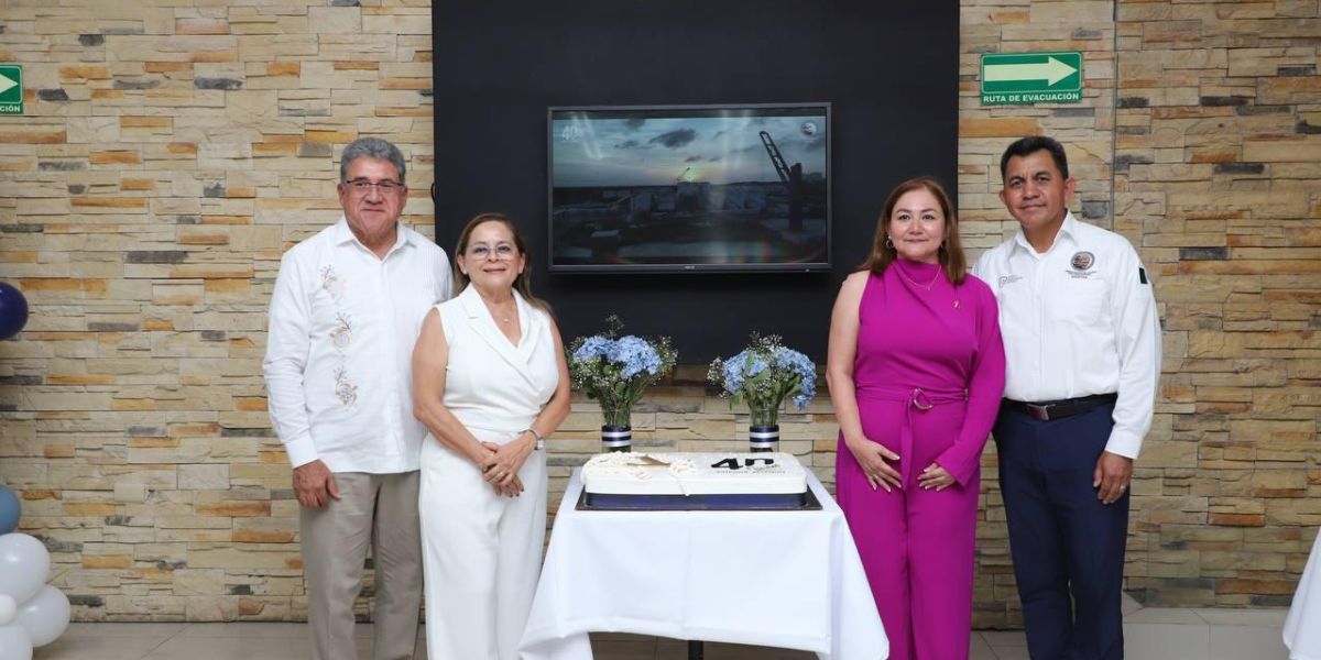 Fortalece Armando Martínez relación Puerto-Ciudad