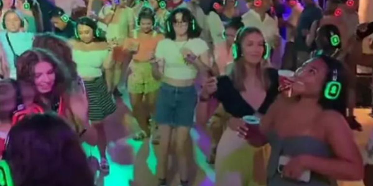 ¿Qué es una silent party? Nueva tendencia en redes y fiestas