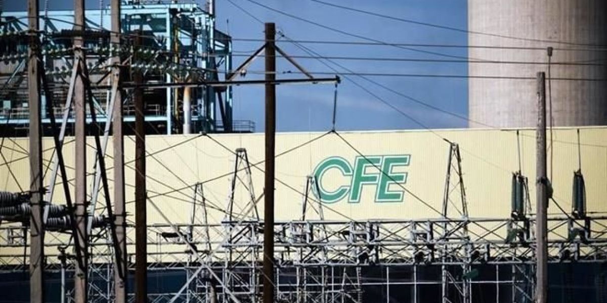 Analizan inyectar excedentes petroleros a CFE