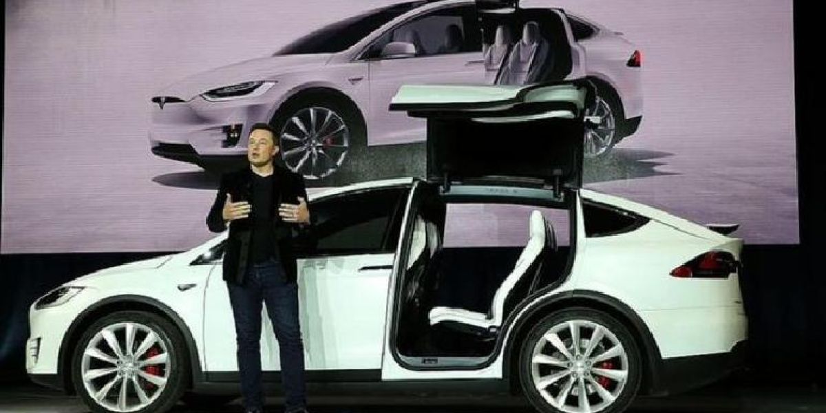 Vende Musk acciones de Tesla tras comprar Twitter
