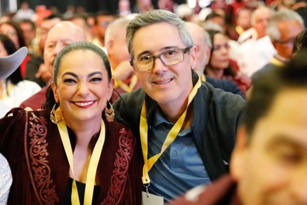 Cierran filas en Morena tras relevo
