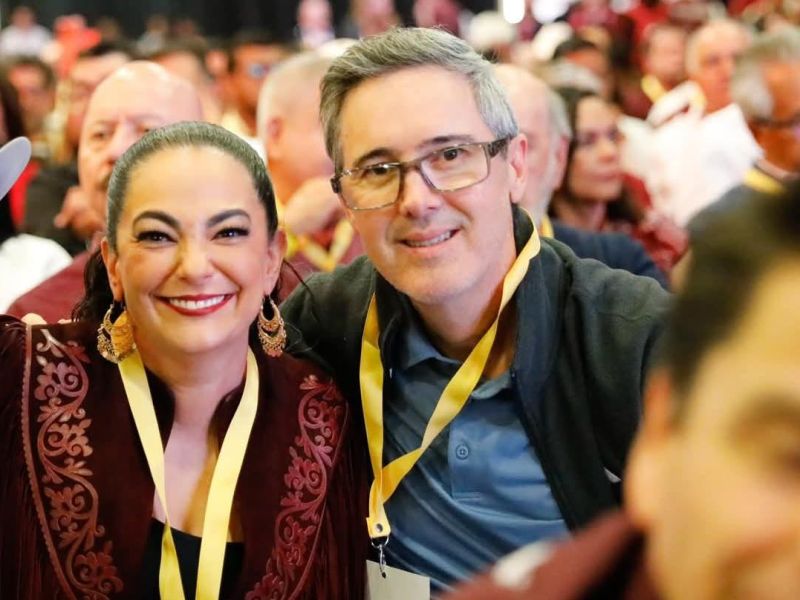 Cierran filas en Morena tras relevo