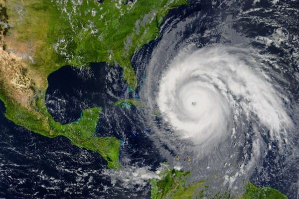 Inicia temporada de ciclones 2026: Pacífico más activo y Atlántico en vigilancia